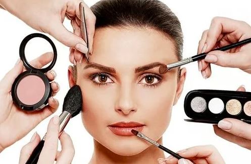 Diploma in Beautician