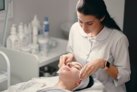 Diploma in Beautician